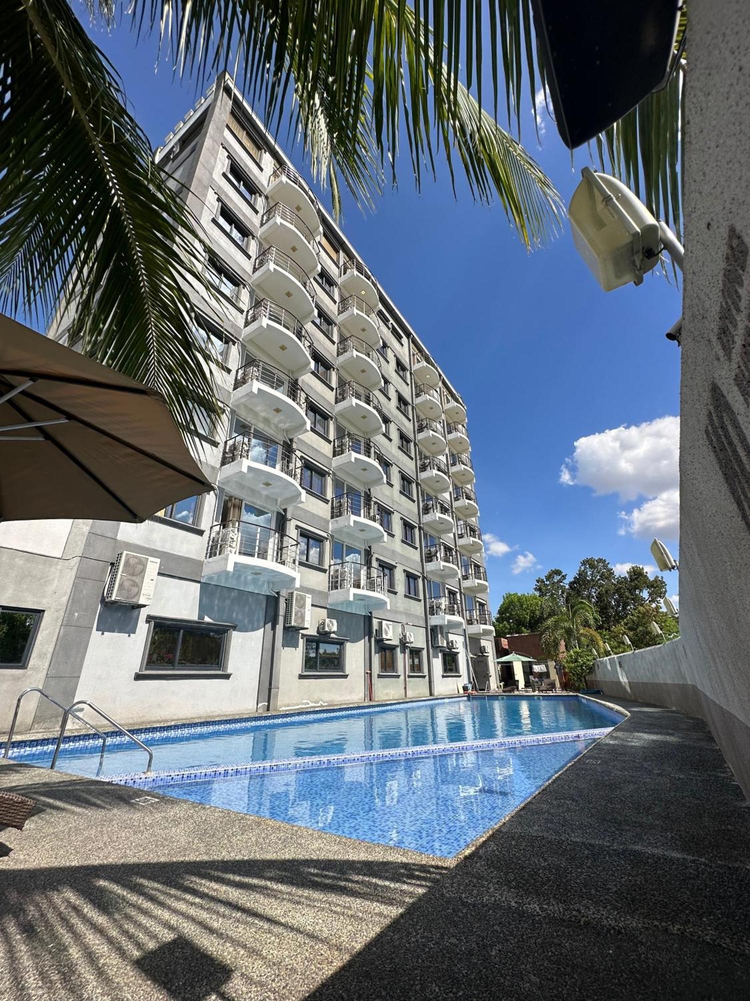 Punta Clark Hotel Clark Field Exterior foto
